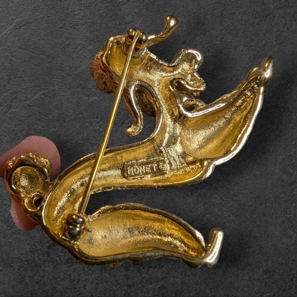 🤩 Vintage Monet Gold-Toned Poodle Brooch - Picture 6 of 7